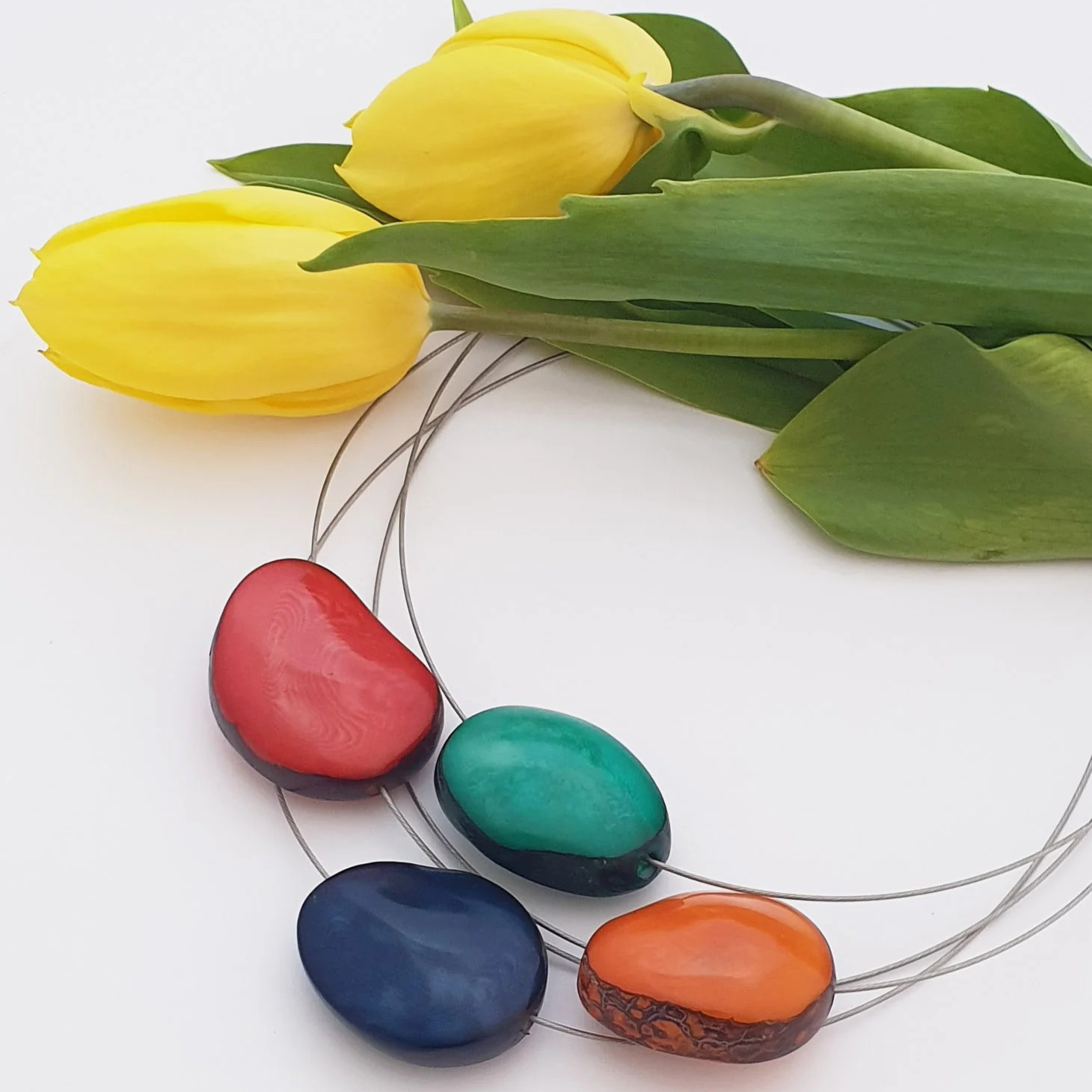 Flattened Seed Wire Necklace