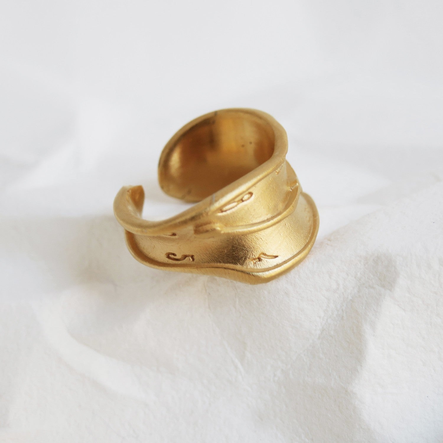 Dali Melting Clock Ring