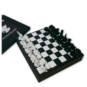Mini Glasgow Vs Edinburgh Chess Set