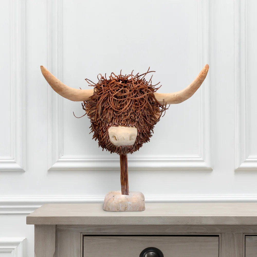 Highland Cow Sculpture With Stand