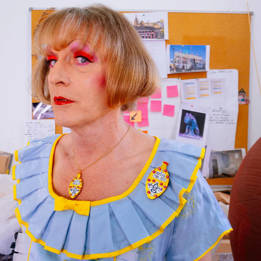 I Love Beauty Vase Pendant